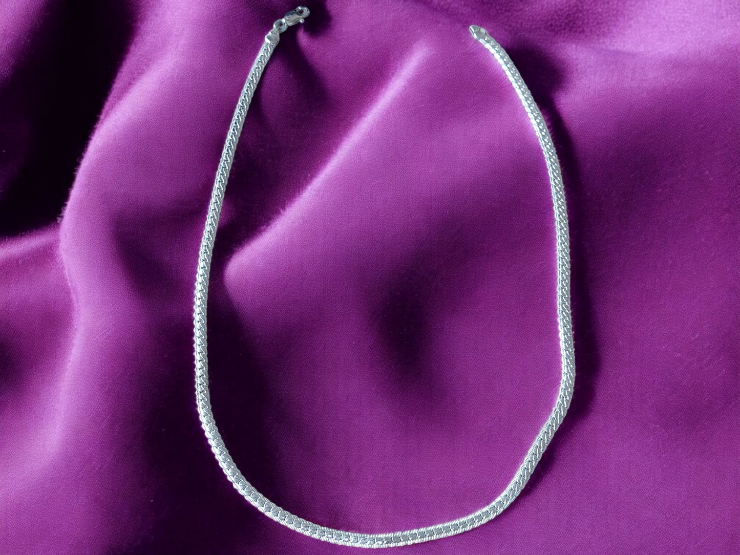 Chaine écailles serpent